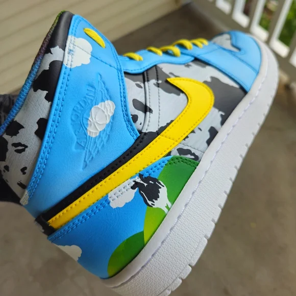 Custom Jordan's 1s - Picture 2 of 10